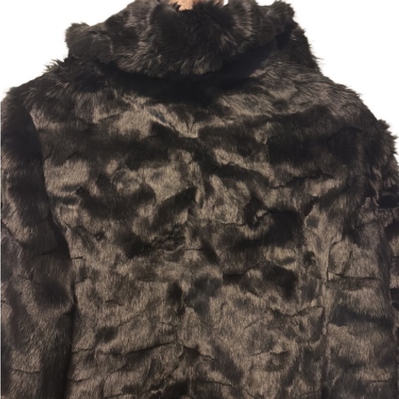 Luxurious & Elegant Black Faux Fur Coat - Picture 6 of 12